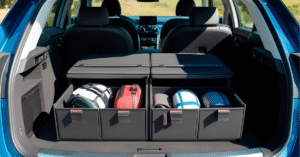 Coffre de voiture bien rangée